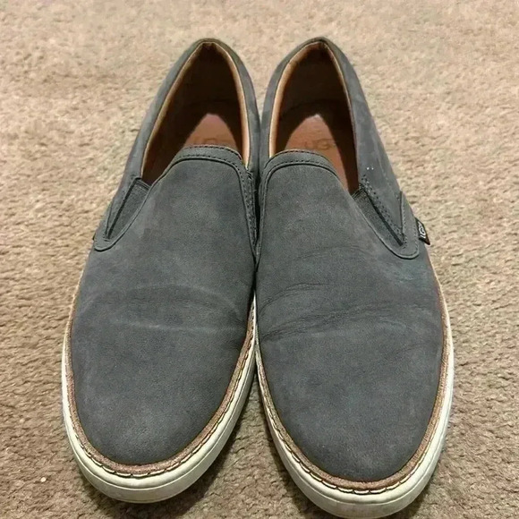 Ugg suede slip on shoes - Picture 4 of 6